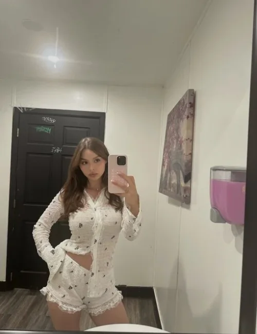 Vera photo 1, european, athletic, brunette, 175 cm, 67 kg, Large bust, Hong Kong