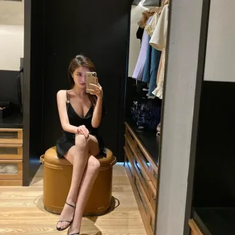 Lina photo 3, asian, athletic, black hair, 161 cm, 54 kg, Large bust, Hong Kong