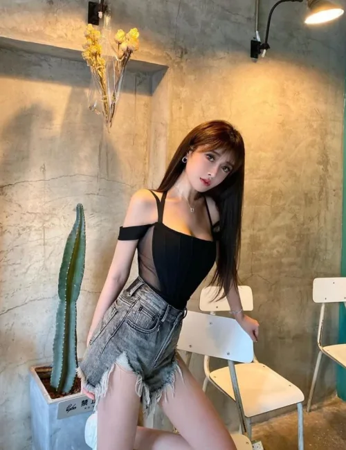 Lina photo 4, asian, athletic, black hair, 161 cm, 54 kg, Large bust, Hong Kong