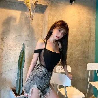 Lina photo 4, asian, athletic, black hair, 161 cm, 54 kg, Large bust, Hong Kong