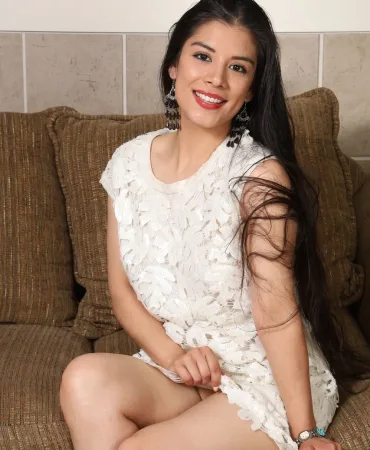 Mira photo 1, indian, slim, black hair, 168 cm, 49 kg, Medium bust, Hong Kong