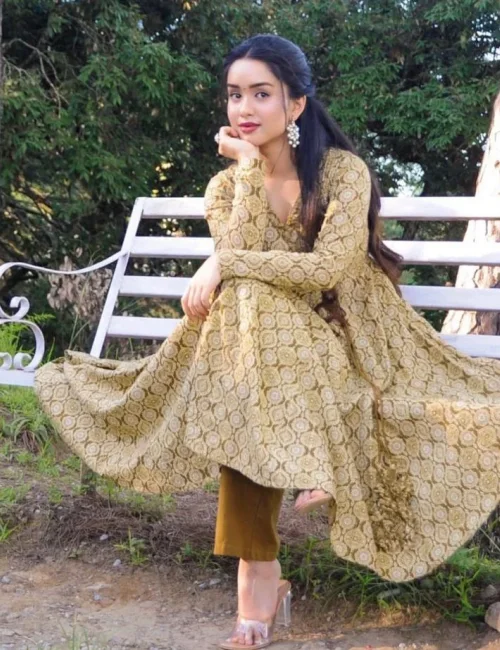 Mira photo 5, indian, slim, brunette, 160 cm, 45 kg, Large bust, Hong Kong